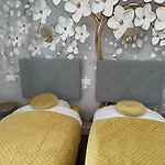 Des Voyageurs Hotel 2*